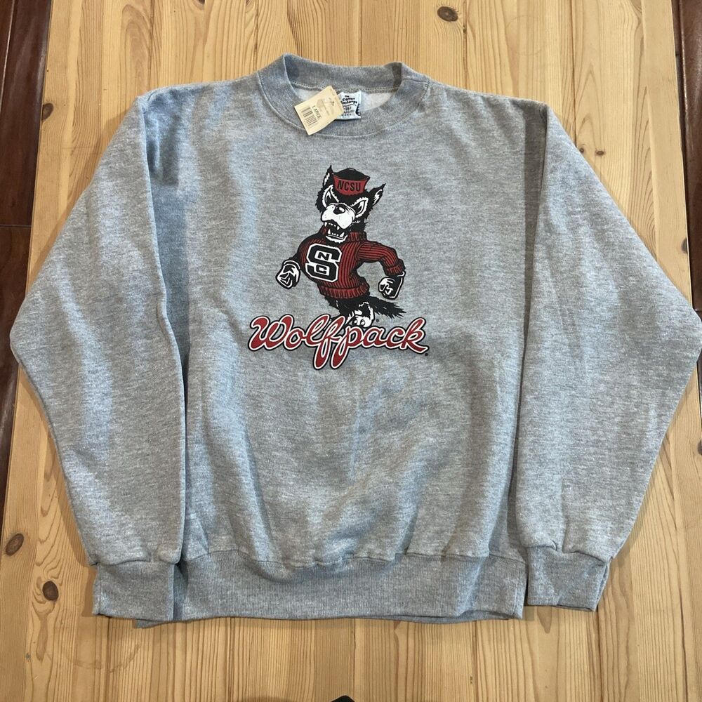 NWT NC state Wolfpack Youth Pullover Crew Neck Sweater Boys Large Gray Logo USA